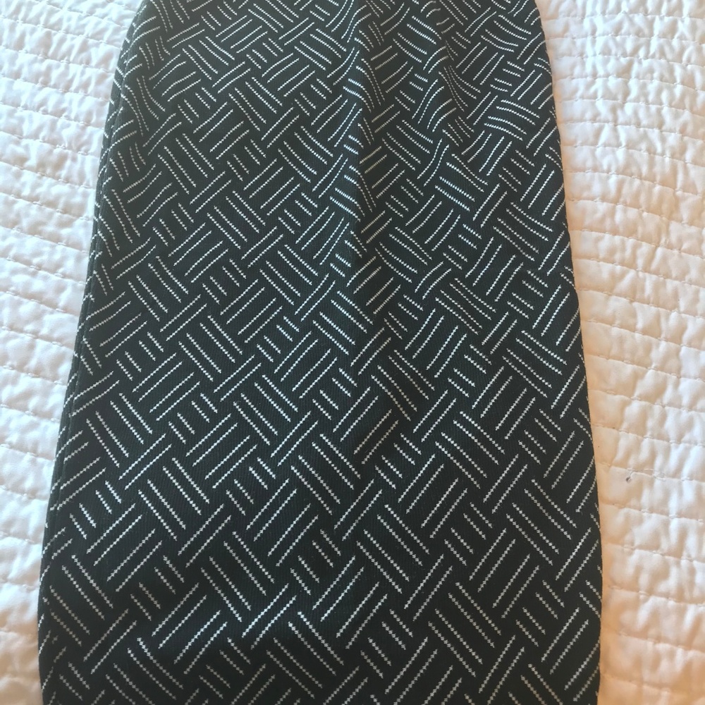 NBW ZARA black & white patterned pencil skirt XS/S